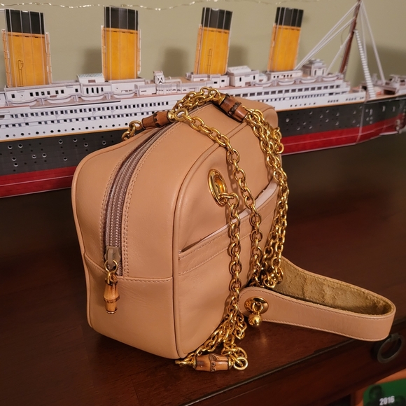 Gucci Bamboo Chain Crossbody Shoulder Leather Bag, Authentic!! w/COA. - Picture 2 of 16